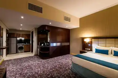 Golden Tulip - 85