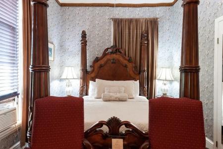 Stone Maiden Inn - 64