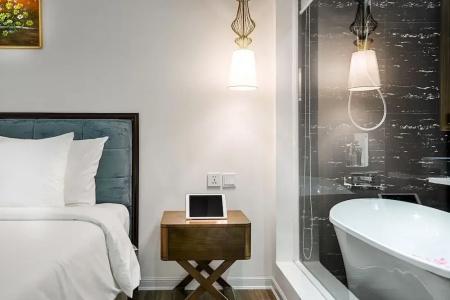 Adaline and Suite - 87
