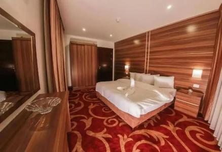 Park Plaza - 18