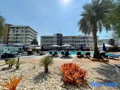 GrandBlue Resort & Beachclub - 74