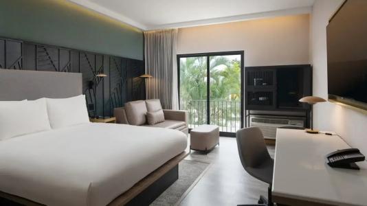 Courtyard by Marriott - 34