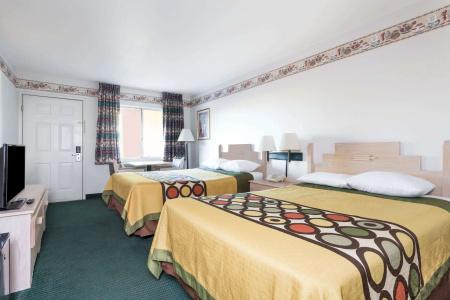 Super 8 by Wyndham - 4