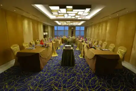 Best Western Chinatown - 17