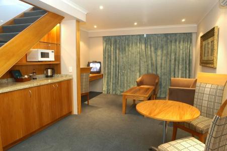 Plymouth International - 60