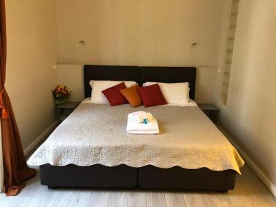 The Roman Empire Guesthouse - 72