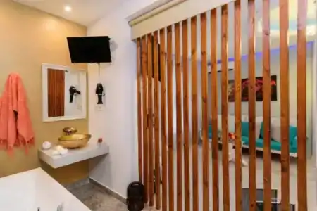 Diamond Luxury Suites - 64