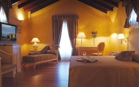 Siora Vittoria Boutique - 123