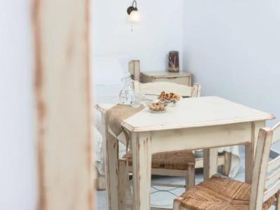 Fragias Studios & - 236