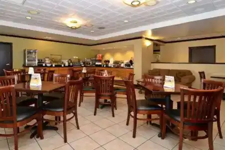 Comfort Inn 290/Nw - 27