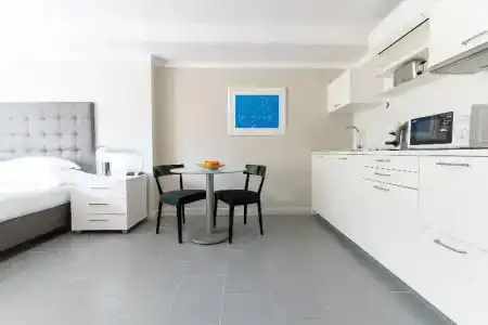 The Residence - 259