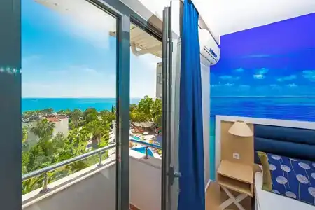 Club Aqua Plaza - 46