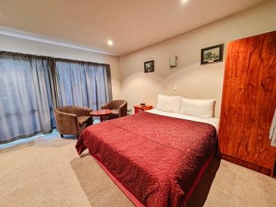 Bealey Avenue - 2