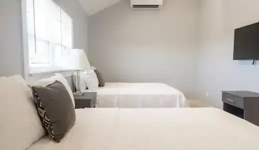 A Wave Inn - - 28