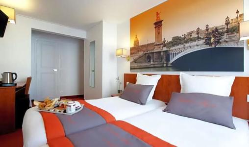 Alyss Saphir Cambronne Eiffel - 33