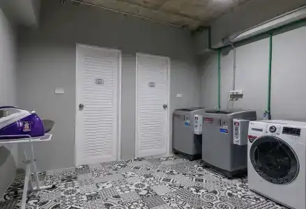 Travelier Hostel - 0