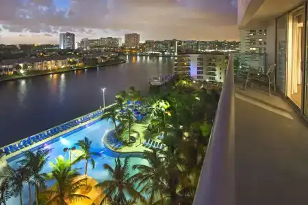 DoubleTree Resort Hollywood Beach - 76