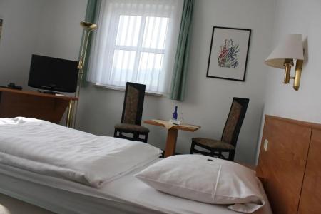 & Restaurant Bergfried - 4