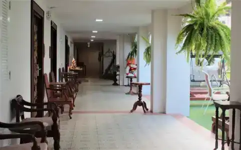 White Boutique and Spa - 32