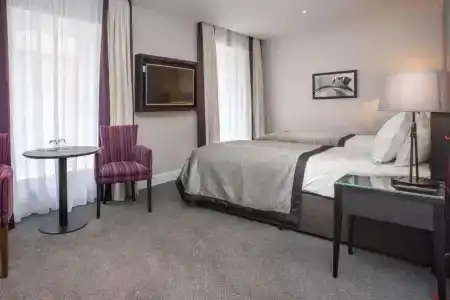 Ten Hill Place - 17