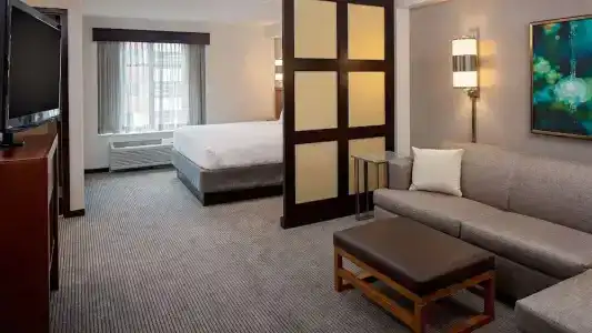 Hyatt Place North Shore - 52