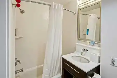 Hampton Inn Miami Beach - Mid Beach - 77
