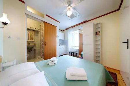 Mira Sea Front Guesthouse - 52