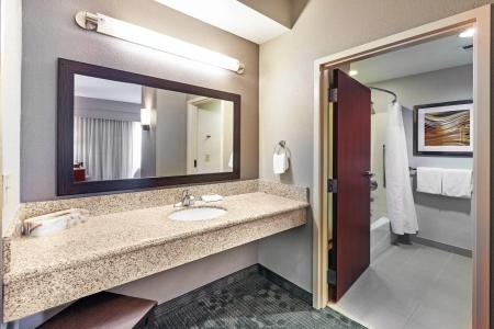 Courtyard by Marriott Woodland Hills - 52