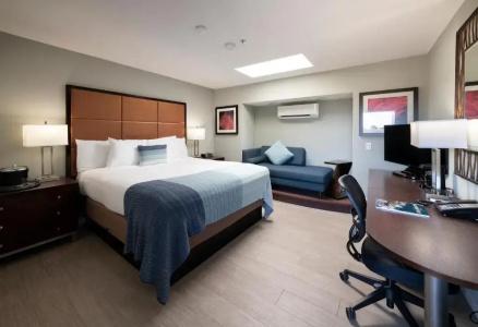 Mariposa Inn and Suites - 16