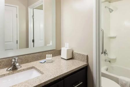 TownePlace Suites by Marriott West - 31