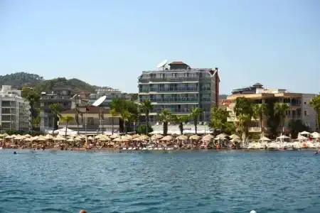 Maris Beach - 14