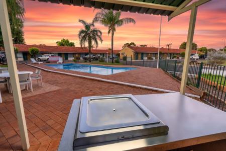 Hospitality Inn, SureStay Collection by Best Western - 11