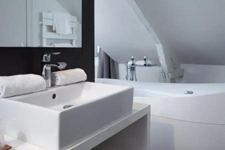 Best Western Le Cheval Blanc -Centre- Vieux Port - 130
