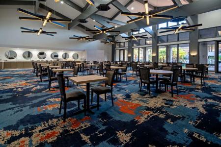 DoubleTree by Hilton - 21