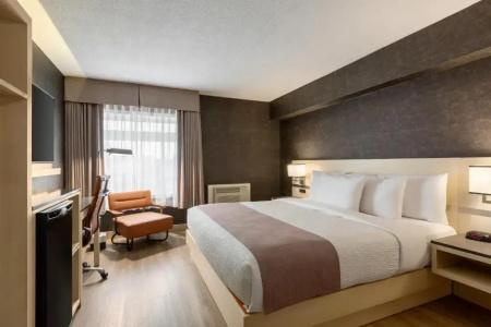 Days Inn by Wyndham Toronto West - 18