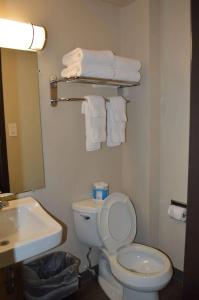 Economy Inn - 8