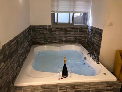 Rothschild Mansion - 61
