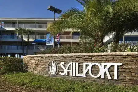 Sailport Waterfront Suites - 45