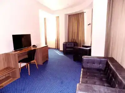 Garden Palace - 82