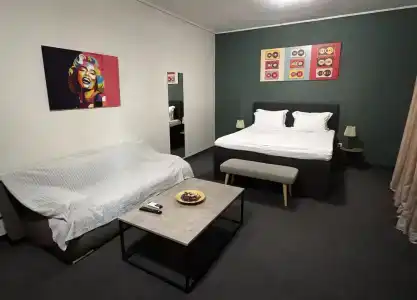 Connect Suites - 80