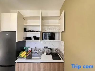 Motives Inn - 127