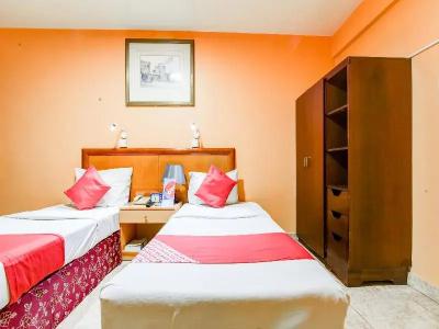 OYO 270 Dream Land - 13