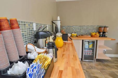 Bay Front Inn - 19