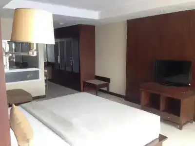 August Suites - 58