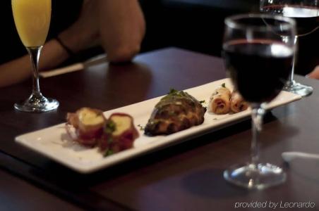 Riverwalk Plaza - 13