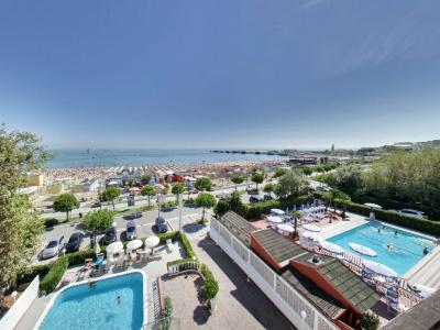 Promenade Universale - 14