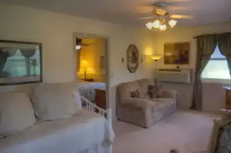 Blue Mountain Mist Country Inn - 131