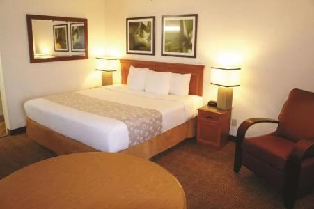 La Quinta Inn by Wyndham North - 14