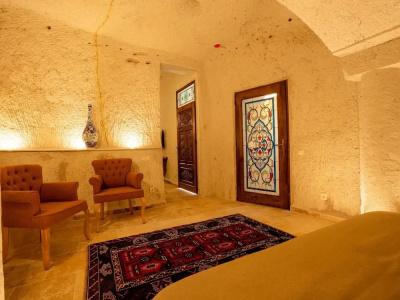 Tulip Cave Suites - 187