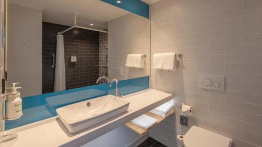 Holiday Inn Express - 38